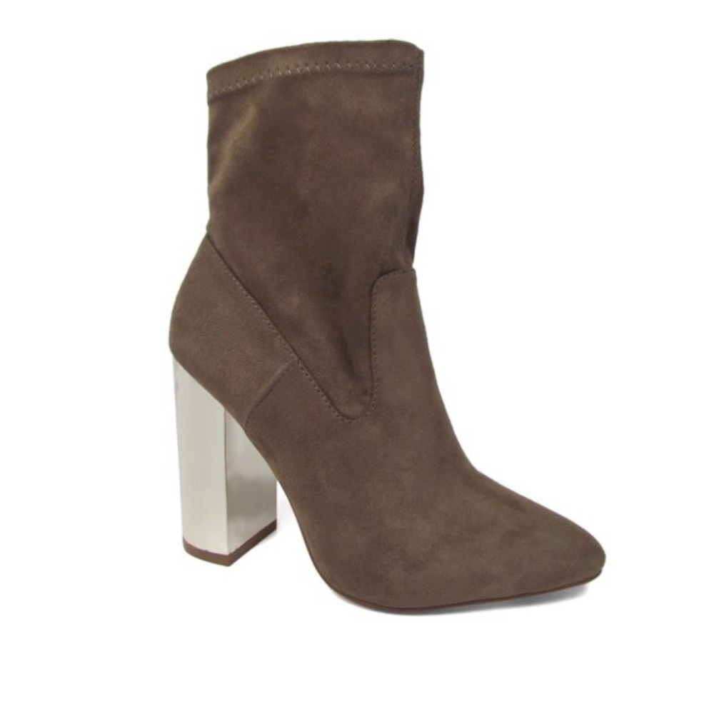 X2B Women’s Monet Taupe Boots Bootie NWOB